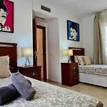 아파트 Urban 2Br Apartment - Pool - Los Boliches *