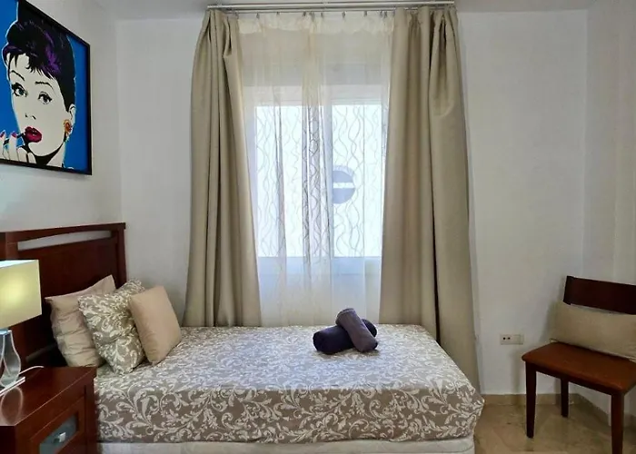 Urban 2Br Apartment - Pool - Los Boliches フエンヒロラ